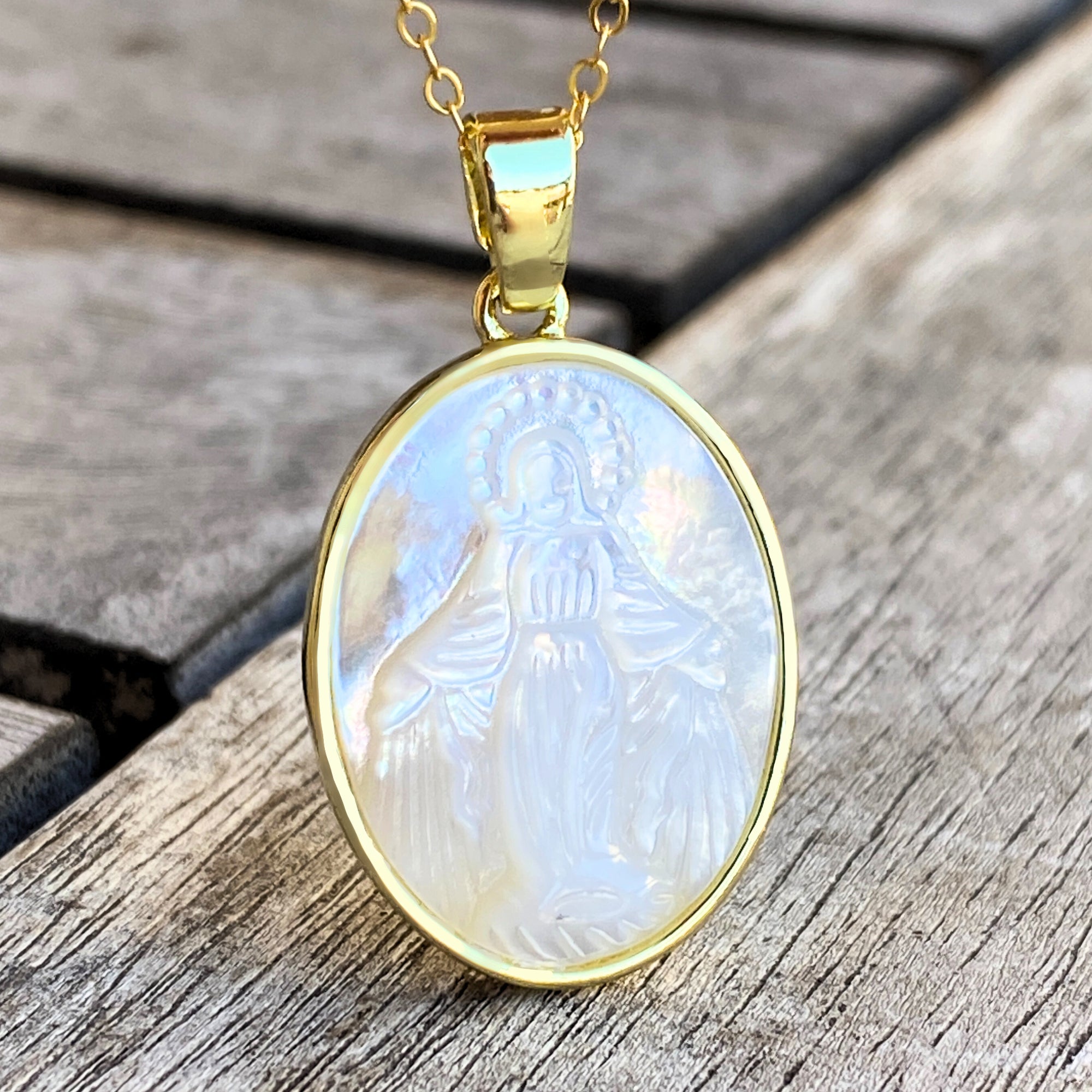 Medalla Milagrosa de la Virgen Maria con cadena / Miraculous Medal of the  Virgin Mary, with necklace – tamaño grande / large size
